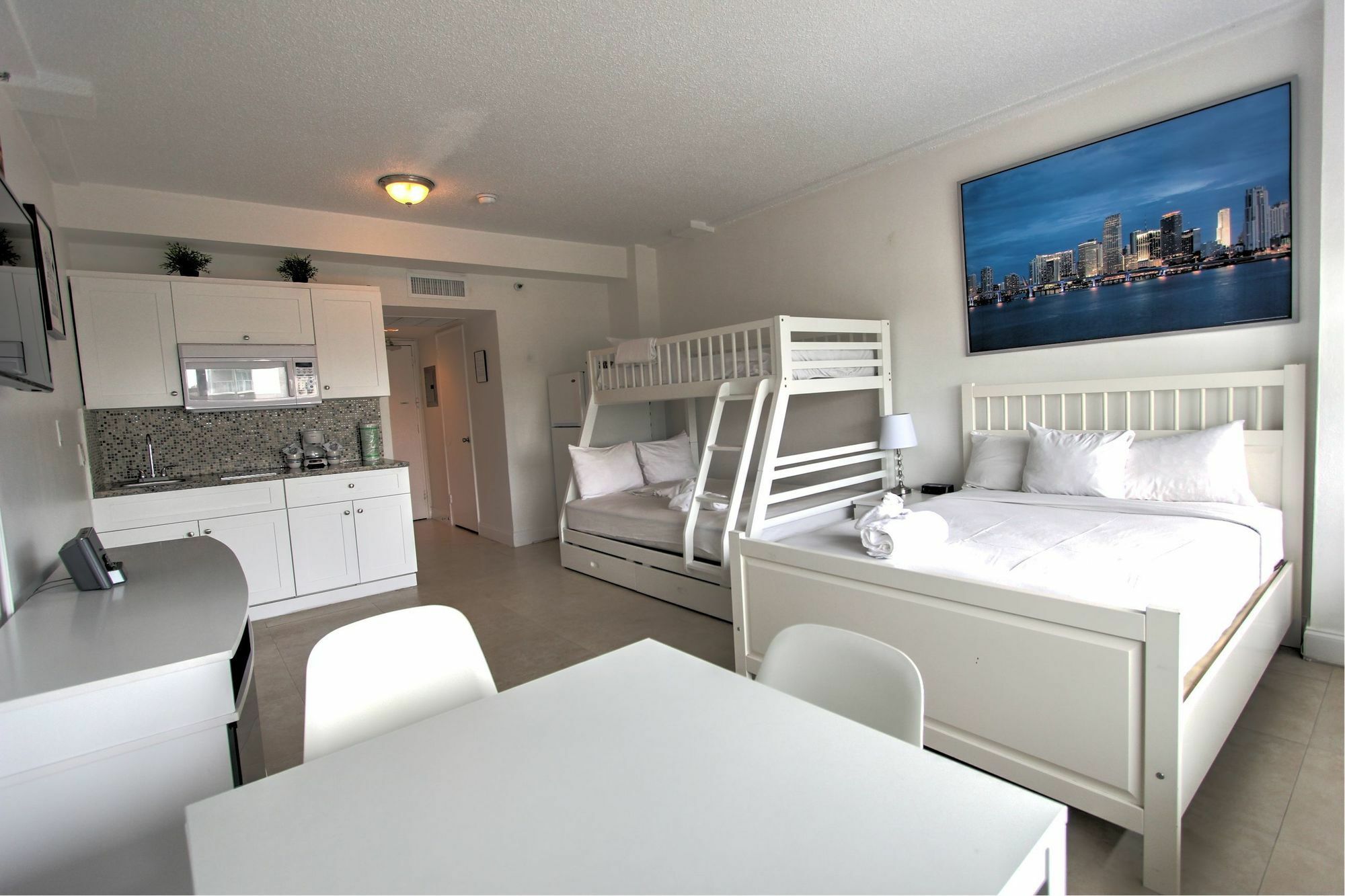 מיאמי ביץ' Private Apartments At The Casablanca מראה חיצוני תמונה