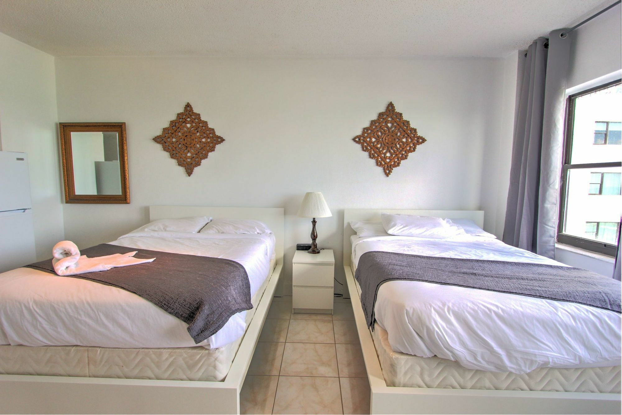 מיאמי ביץ' Private Apartments At The Casablanca מראה חיצוני תמונה