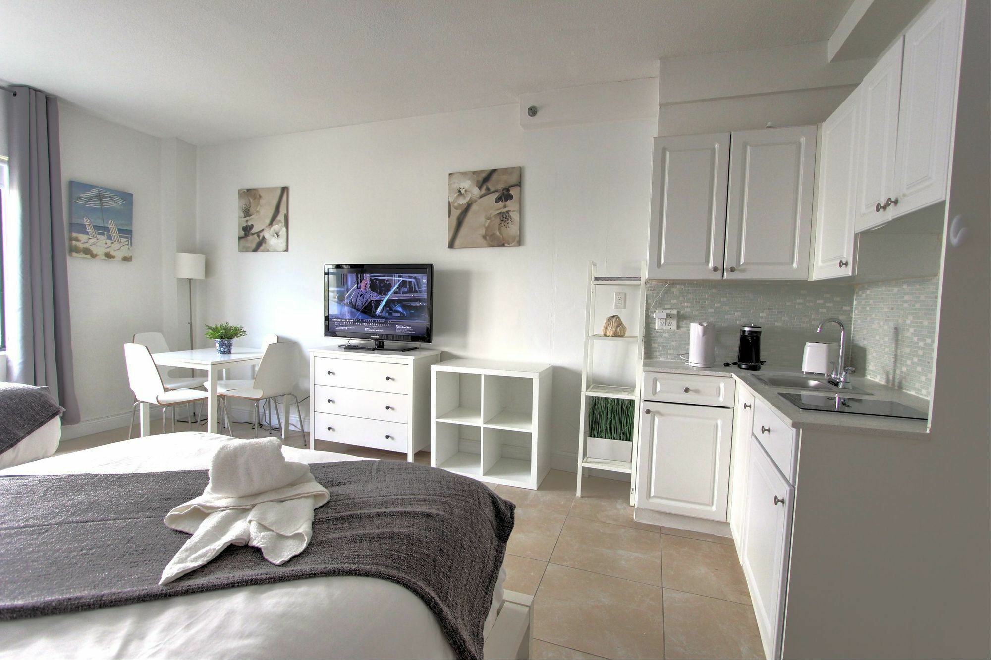 מיאמי ביץ' Private Apartments At The Casablanca מראה חיצוני תמונה